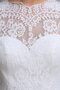 Robe de mariée dans l'eglise jusqu'au sol avec zip avec manche longue frappant