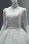 Robe de mariée naturel avec manche épeules enveloppants ligne a textile en tulle avec perle