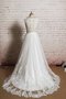 Robe de mariée attirent naturel avec décoration dentelle avec sans manches au niveau de cou