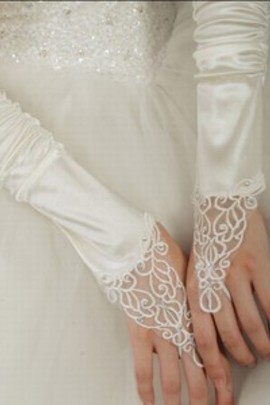 Taffetas de luxe avec des gants Crystal White mariée