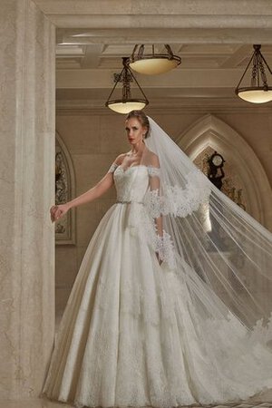 Robe de mariée romantique avec cristal a-ligne de traîne courte d'epaule ecrite