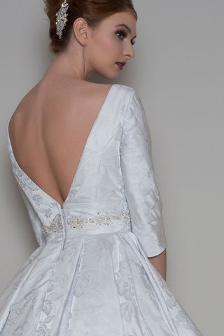 Robe de mariée nature moderne avec décoration dentelle avec manche 3/4 col en bateau