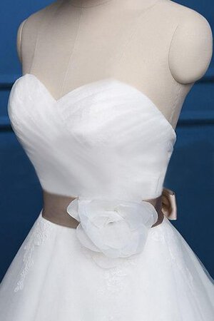 Robe de mariée naturel manche nulle avec ruban avec décoration dentelle en tulle