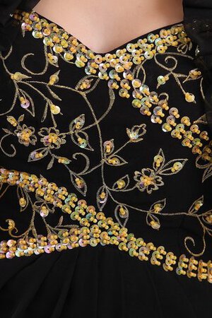 Robe de soirée longue elégant avec perle decoration en fleur gaine
