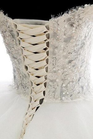 Robe de mariée naturel en tulle avec gradins avec perle epaule nue