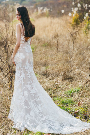 Robe de mariée décolleté dans le dos glamour au jardin manche nulle splendide