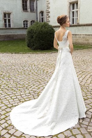 Robe de mariée avec cristal cordon ligne a decoration en fleur v encolure