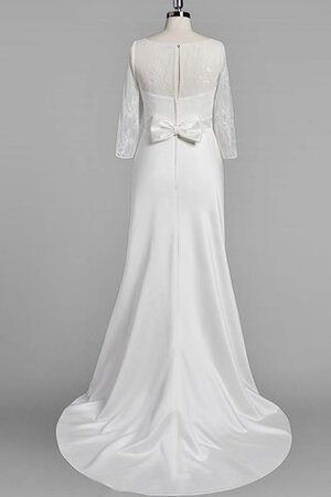 Robe de mariée distinguee collant en satin encolure ronde avec manche longue