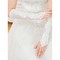 Satin modeste avec des gants application de mariée