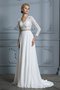 Robe de mariée passionnant avec manche 3/4 ligne a v encolure de princesse