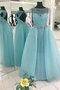 Robe de bal jusqu'au sol en tulle col en bateau avec perle manche nulle