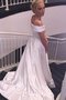 Robe de mariée distinguee romantique de traîne moyenne ligne a en satin