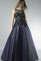 Robe de bal ligne a textile en tulle appliques de col haut manche nulle