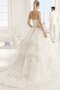Robe de mariée attirent serieuse romantique avec nœud fermeutre eclair