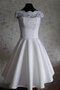 Robe de mariée avec bouton en dentelle col en bateau jusqu'au mollet en satin