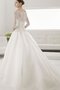 Robe de mariée romantique avec décoration dentelle ligne a ceinture en étoffe avec ruban