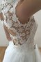 Robe de mariée facile romantique delicat trou serre longueru au niveau de sol
