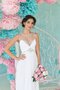 Robe de mariée de traîne courte manche nulle avec chiffon col u profond ruché
