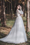 Robe de mariée excellent en satin avec fleurs au niveau de cou solennel