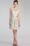 Robe de graduation bref v encolure avec sans manches avec décoration dentelle