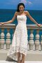 Robe de mariée a plage manche nulle en dentelle avec chiffon haut bas