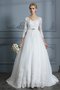 Robe de mariée textile en tulle avec manche 3/4 délicat v encolure naturel