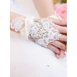 Dentelle avec Crystal White Chic | Gants de mariée modernes - Photo 2