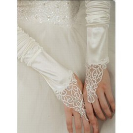 Taffetas de luxe avec des gants Crystal White mariée