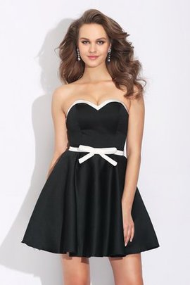 Robe de graduation bref avec sans manches en satin avec zip de princesse