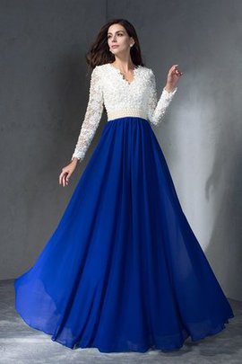 Robe de soirée ligne a jusqu'au sol de princesse avec chiffon v encolure