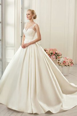 Robe de mariée delicat plissage de traîne courte en satin manche nulle