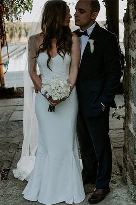 Robe de mariée en satin de col en cœur de traîne courte énergique naturel