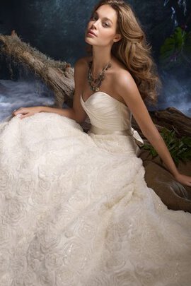 Robe de mariée avec fleurs ceinture a-ligne de traîne courte sans dos