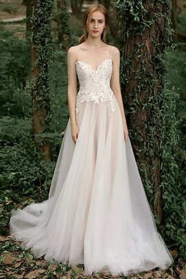 Robe de mariée bandouliere spaghetti joli vintage romantique discrete