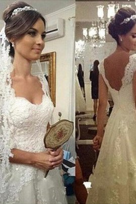 Robe de mariée naturel ligne a manche nulle longueur au ras du sol de col en cœur