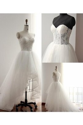 Robe de mariée haut bas sans dos en tulle avec décoration dentelle de col en cœur