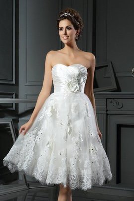 Robe de mariée col en forme de cœur manche nulle en satin ruché de princesse