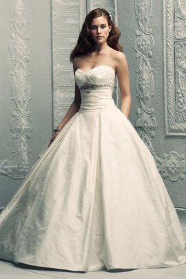 Robe de mariée delicat col en forme de cœur avec sans manches avec fronce avec perle