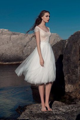 Robe de mariée facile en dentelle fermeutre eclair encolure ronde a plage