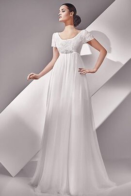 Robe de mariée longue classique decoration en fleur longueru au niveau de sol avec chiffon