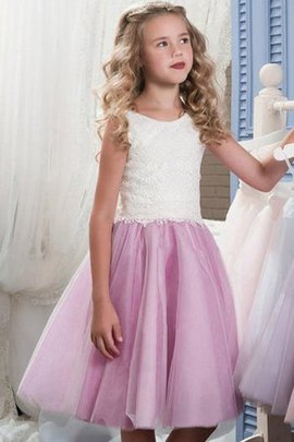 Robe cortège fille avec fleurs manche nulle avec décoration dentelle charme naturel