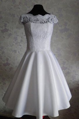 Robe de mariée avec bouton en dentelle col en bateau jusqu'au mollet en satin