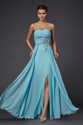 Robe de bal longue collant jusqu'au sol de col en cœur avec chiffon