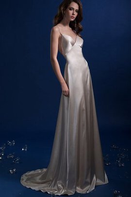 Robe de mariée longue longueru au niveau de sol en satin dos nu a-ligne