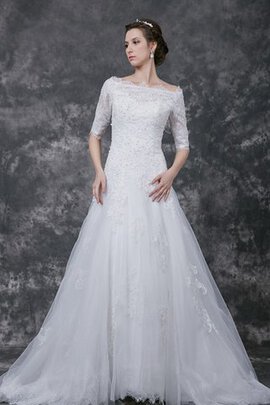 Robe de mariée de traîne courte textile en tulle boutonné avec perle a-ligne