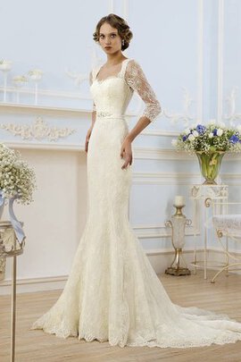 Robe de mariée discrete distinguee col en reine maillot avec ruban