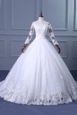 Robe de mariée intemporel col en bateau de traîne longue ligne a de mode de bal