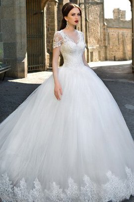 Robe de mariée vintage boutonné v encolure avec manche courte en dentelle