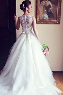 Robe de mariée en tulle decoration en fleur avec perle charmant ceinture en étoffe