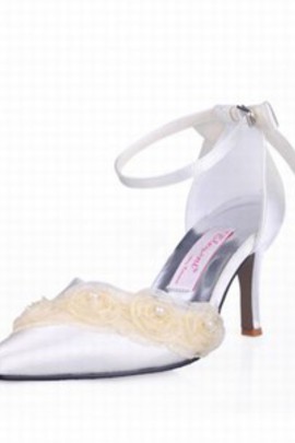 Paragraphes satin fine pointue avec chaussures de mariée